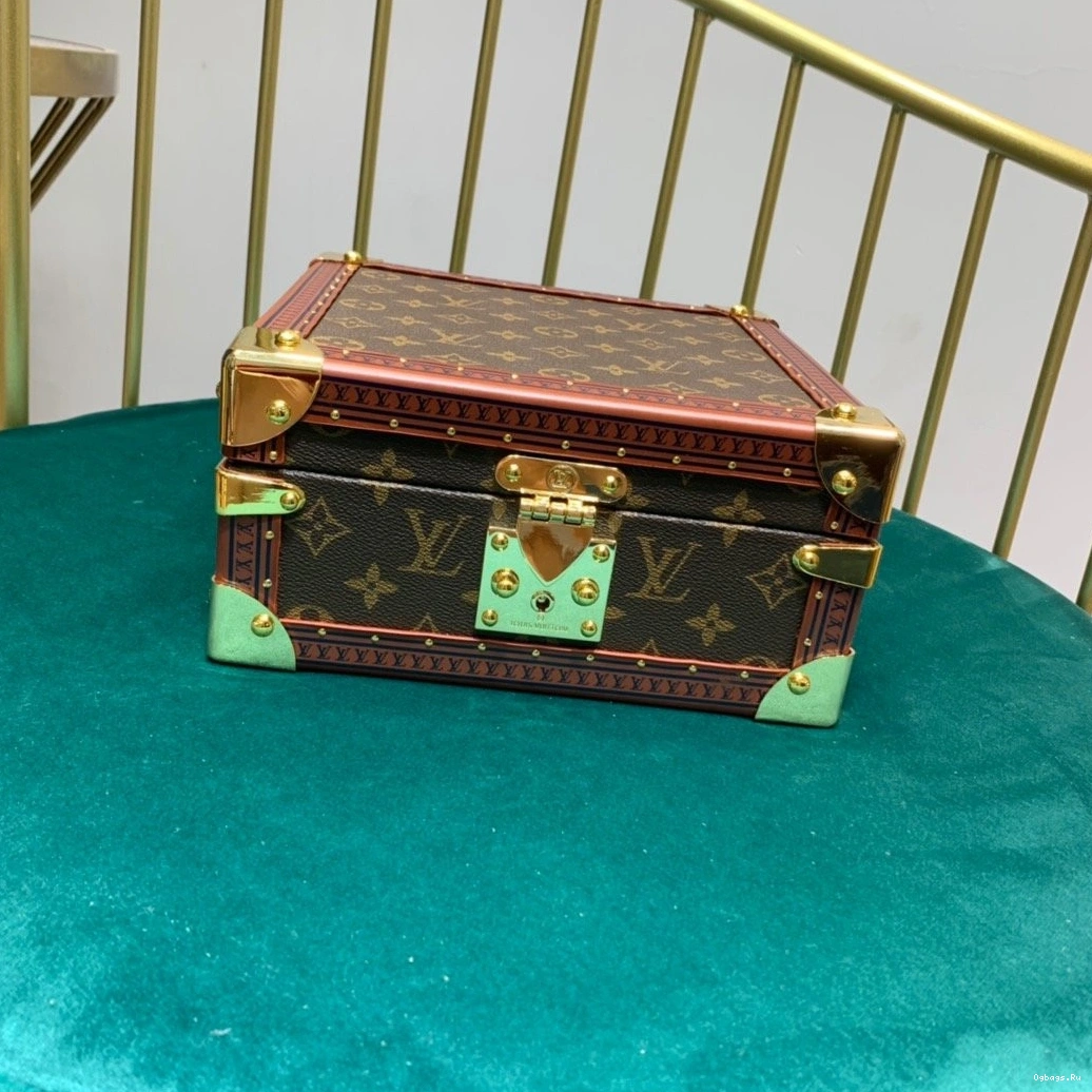 VUITTON JEWELRY BOX LOUIS 0126